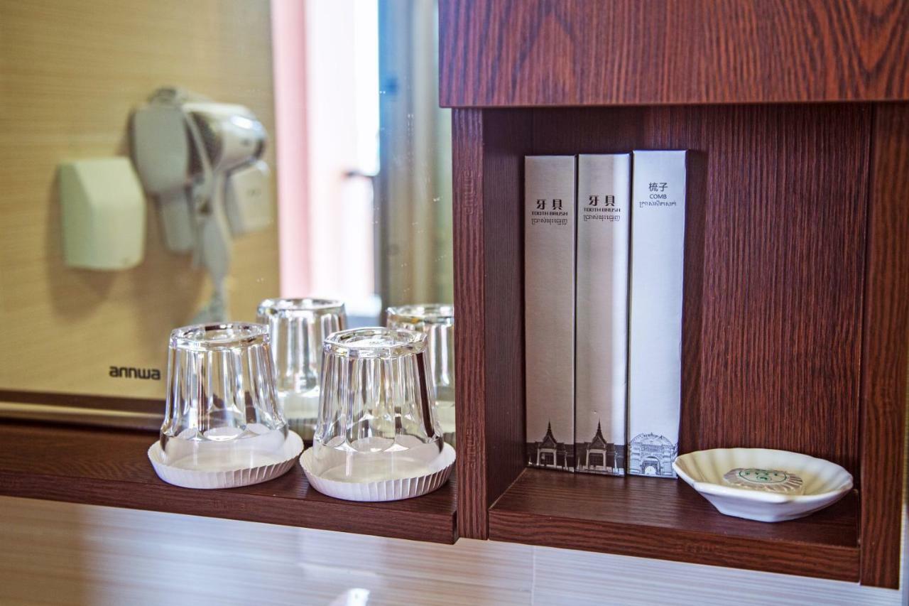 City Comfort Hotel Phnom Penh Airport Extérieur photo